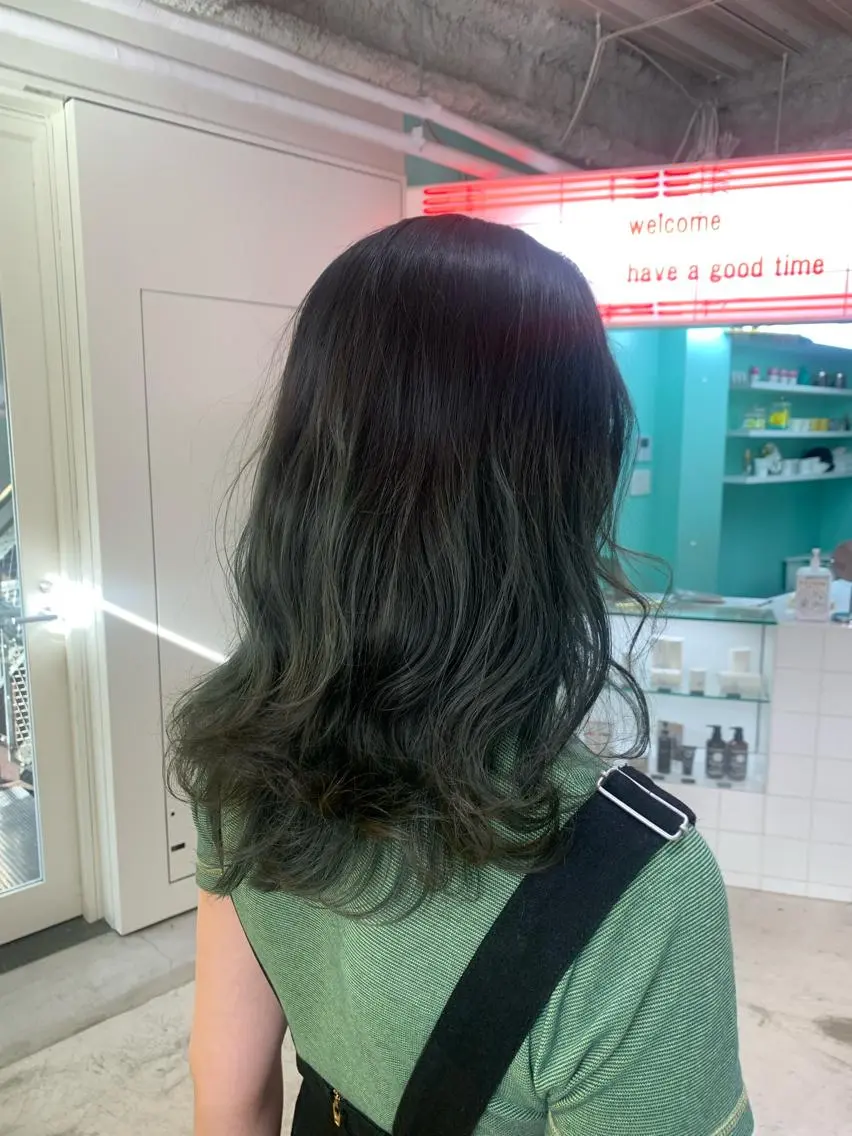 セミロング カラー ヘアアレンジ 🧨ブリーチー×ボブ レイヤー💎じゅえるのヘアスタイル