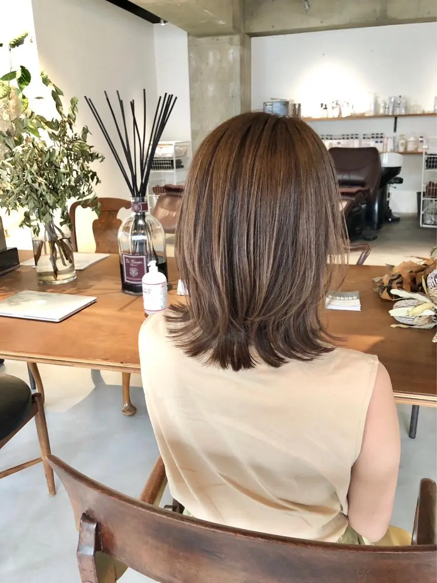 ミディアム くびれヘア くびれレイヤー レイヤーカット 聖 来のヘアスタイル