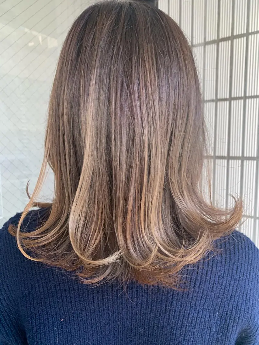 セミロング 🪞THEATER 表参道店🩰のヘアスタイル