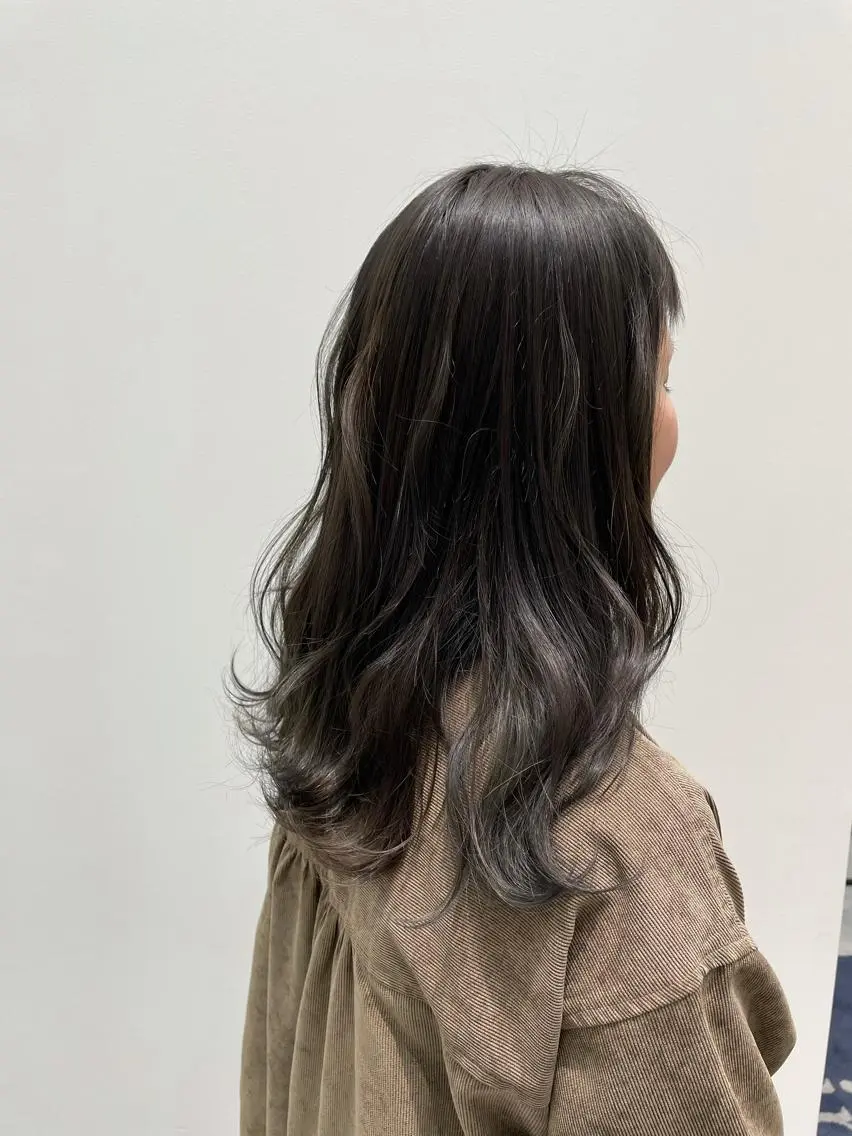 ロング カラー ヘアカラー 明石 歩樹のヘアスタイル
