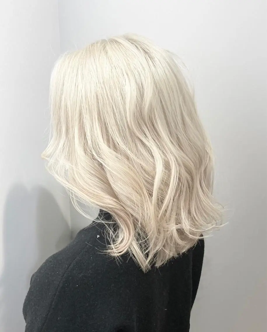 ミディアム カラー 谷 なづきのヘアスタイル