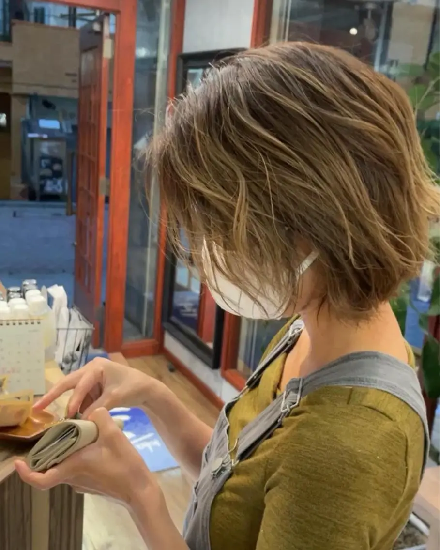 ショート ボブ レイヤーカット 外ハネヘア カット 高円寺　メンズカット 武内和樹のヘアスタイル