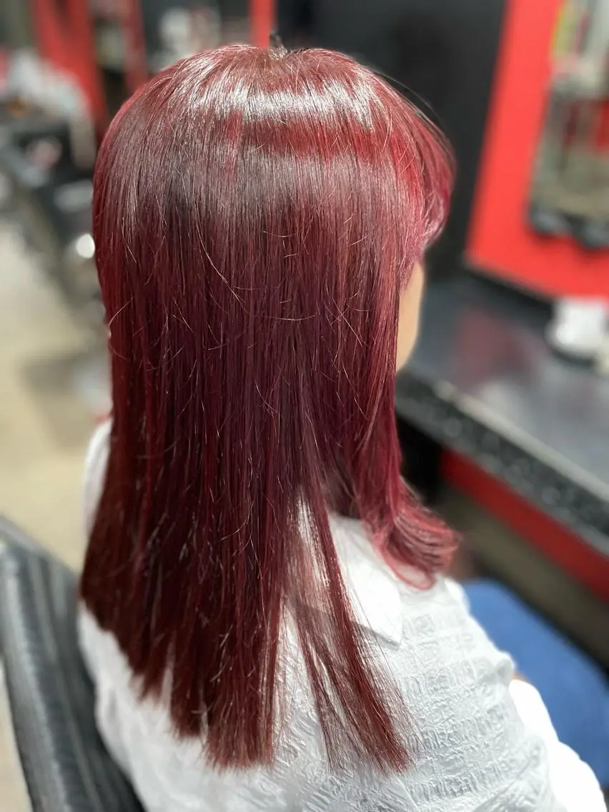 セミロング カラー SLIME Seiのヘアスタイル
