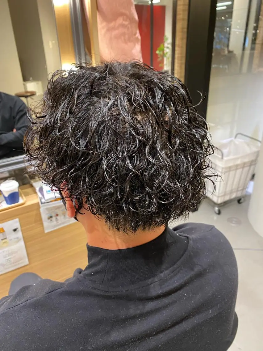ショート パーマ メンズ 波巻きパーマ unopulir 景山 凌のヘアスタイル