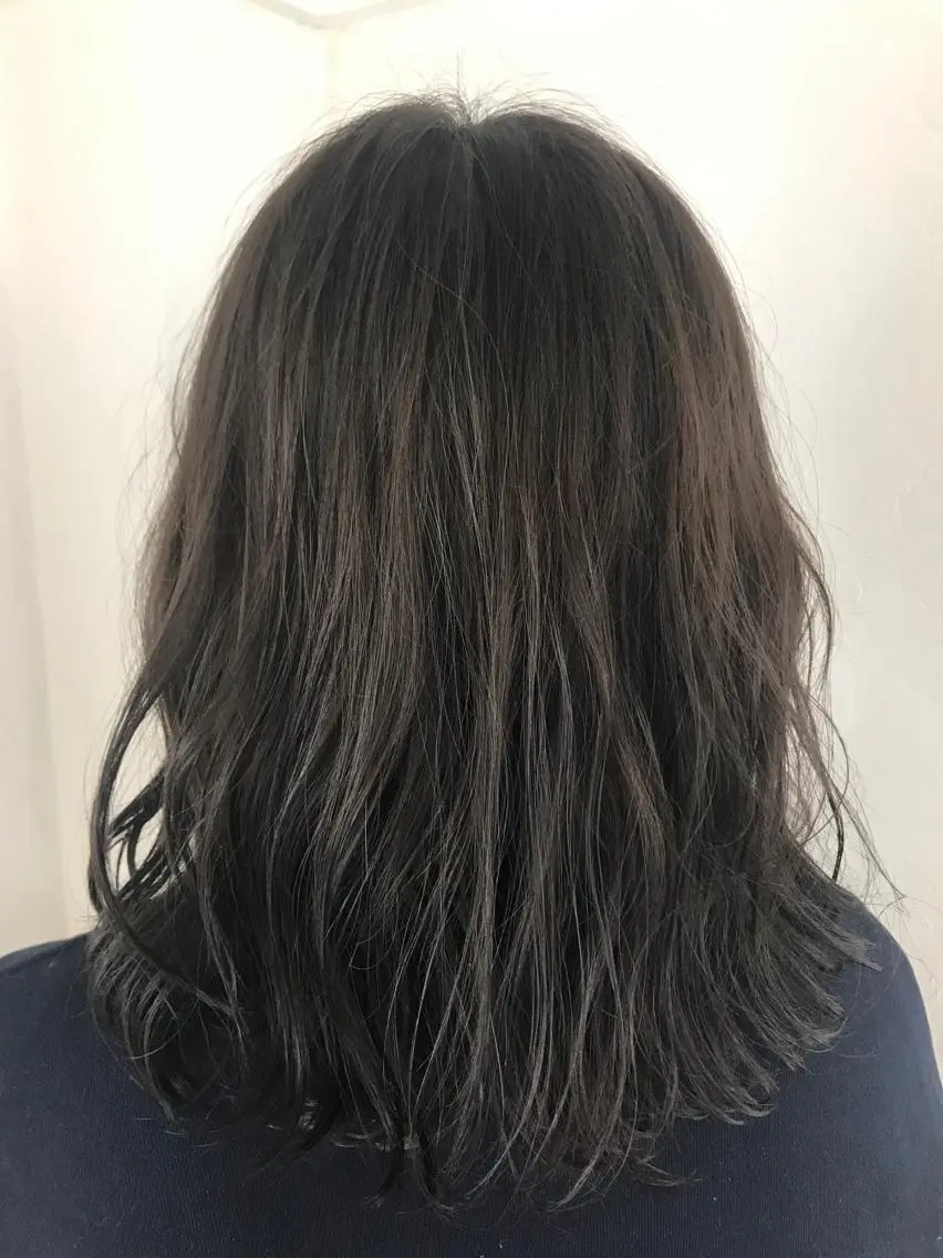 ミディアム アッシュ ショート&ボブ井上 菜樹のヘアスタイル