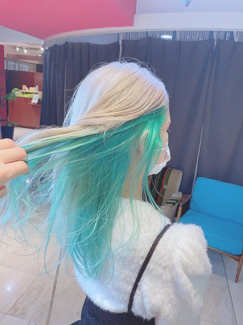 ロング カラー アッシュ ベージュカラー ブリーチ 透明感カラー ダブルカラー ヘアカラー ✨【人生変えるカラー 美容師】✨吉祥寺駅のヘアスタイル