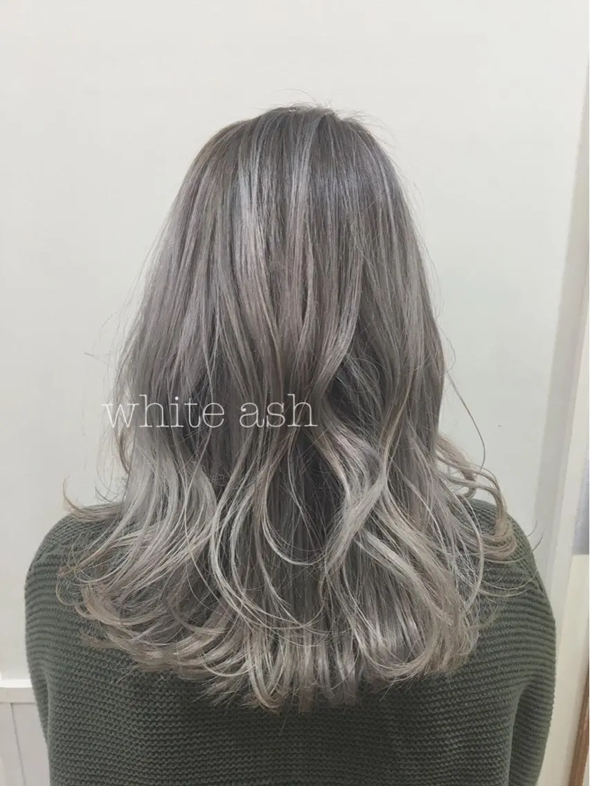 ミディアム カラー カット ヘアカラー トリートメント ぱつっとボブ/ 小野あかねのヘアスタイル