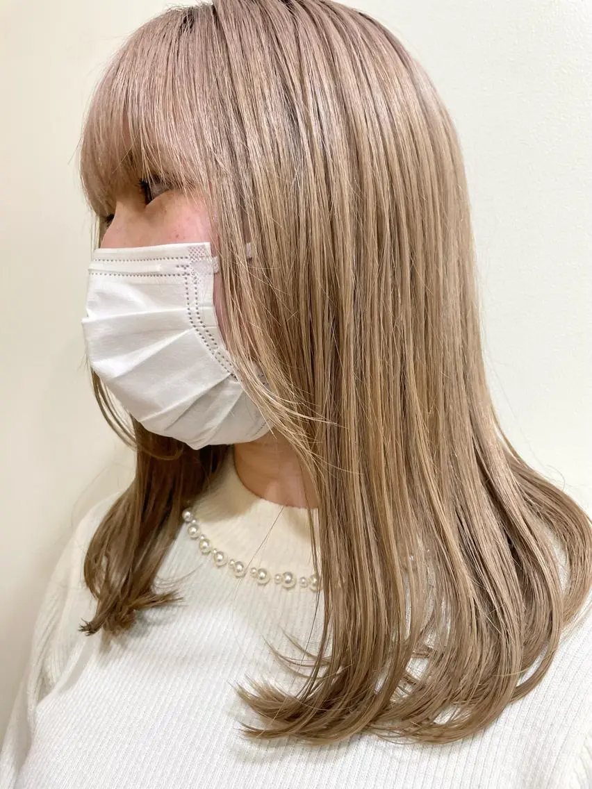 ミディアム カラー ベージュカラー ミルクティーベージュ カット ヘアカラー トリートメント レイヤー/似合わせ TAKUYAのヘアスタイル