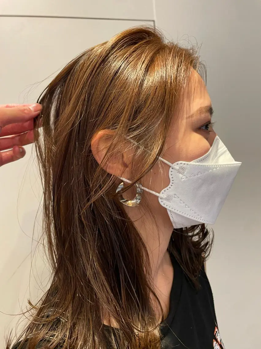 ミディアム カラー ベージュカラー オリーブベージュ 顔周りカット レイヤーカット カット ヘアカラー トリートメント レイヤー／似合わせ TAKUYAのヘアスタイル