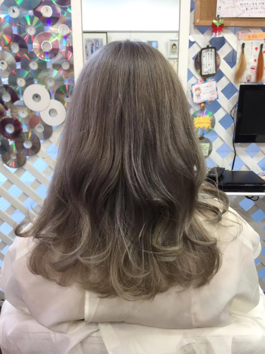 ショート ミディアム セミロング ロング アッシュ 岩谷/ブリーチ 🪽透明感カラーのヘアスタイル
