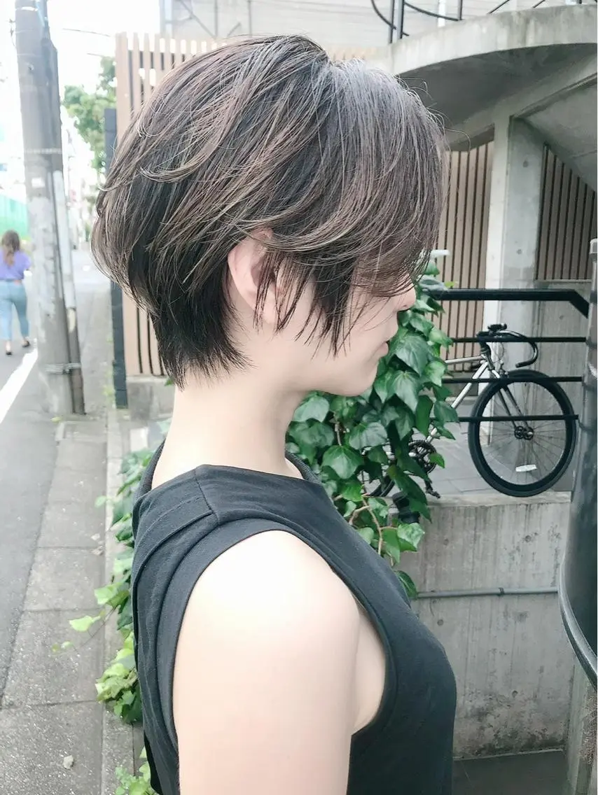 ショート カラー ハンサムショート ショートヘア 暖色カラー🍊 せきゆうかのヘアスタイル