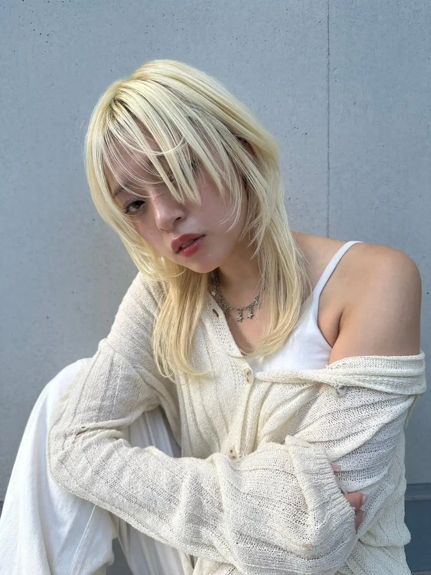 カラー 夏のハイトーン🌟 韓国風ブリーチカラーのヘアスタイル