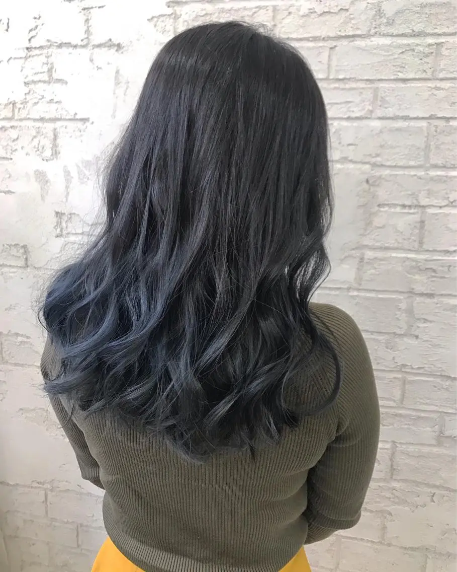 ロング カラー オリーブ/アッシュ やわらか透明感カラーのヘアスタイル