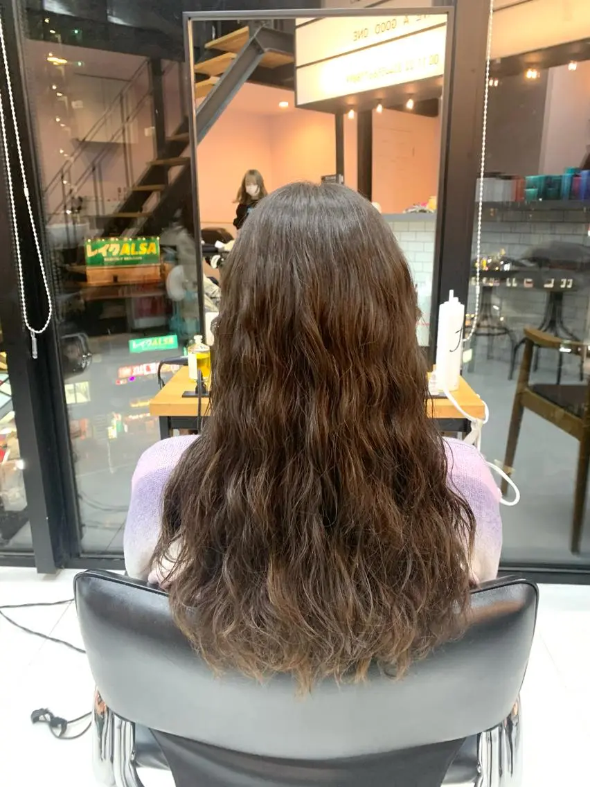 ロング パーマ 🌷ラベンダーピンク 顔まわり🌷ねいろのヘアスタイル