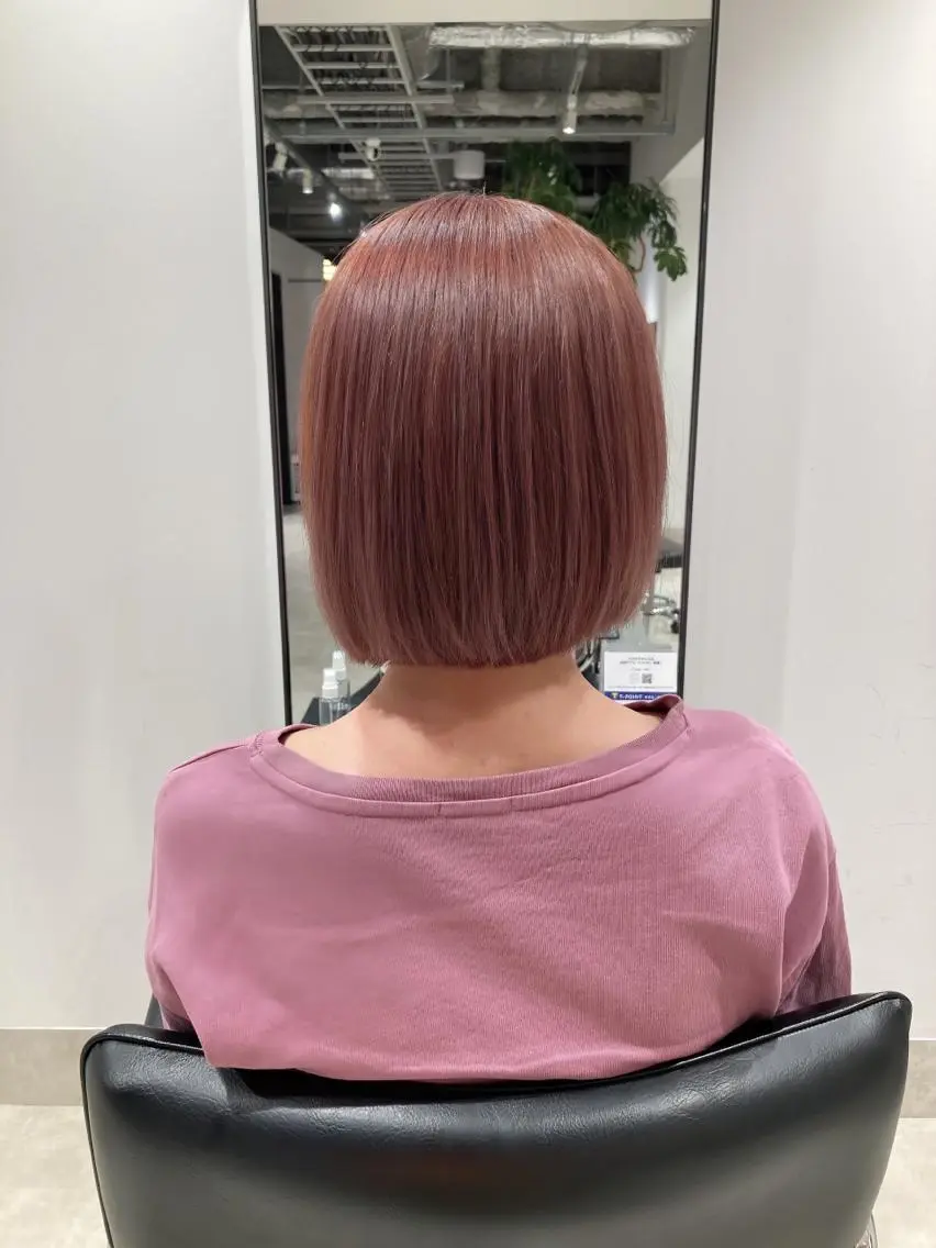ショート カラー 切りっぱなしボブ ブリーチ ピンクカラー パープルカラー ボブ カット ヘアカラー トリートメント スキバサミを使わない カット🌼唯🌼のヘアスタイル