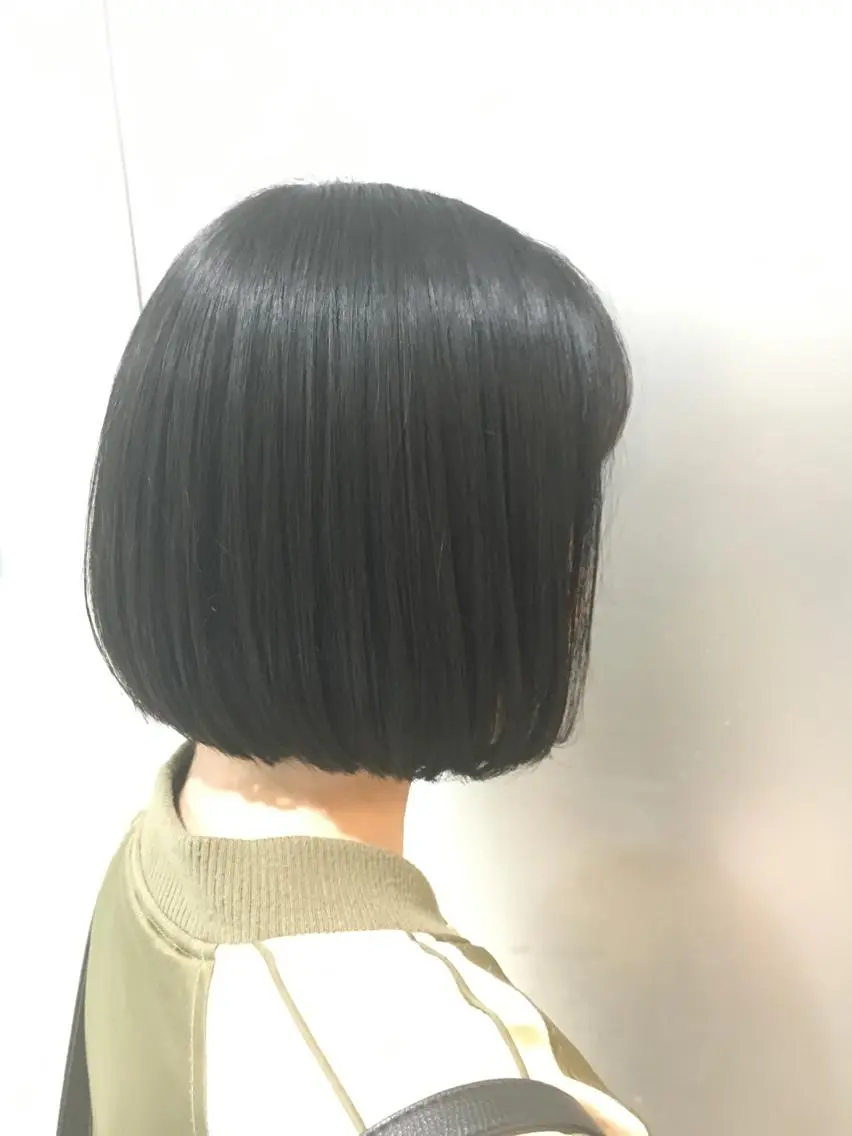 ショート ボブ ZAZA ASAMIのヘアスタイル