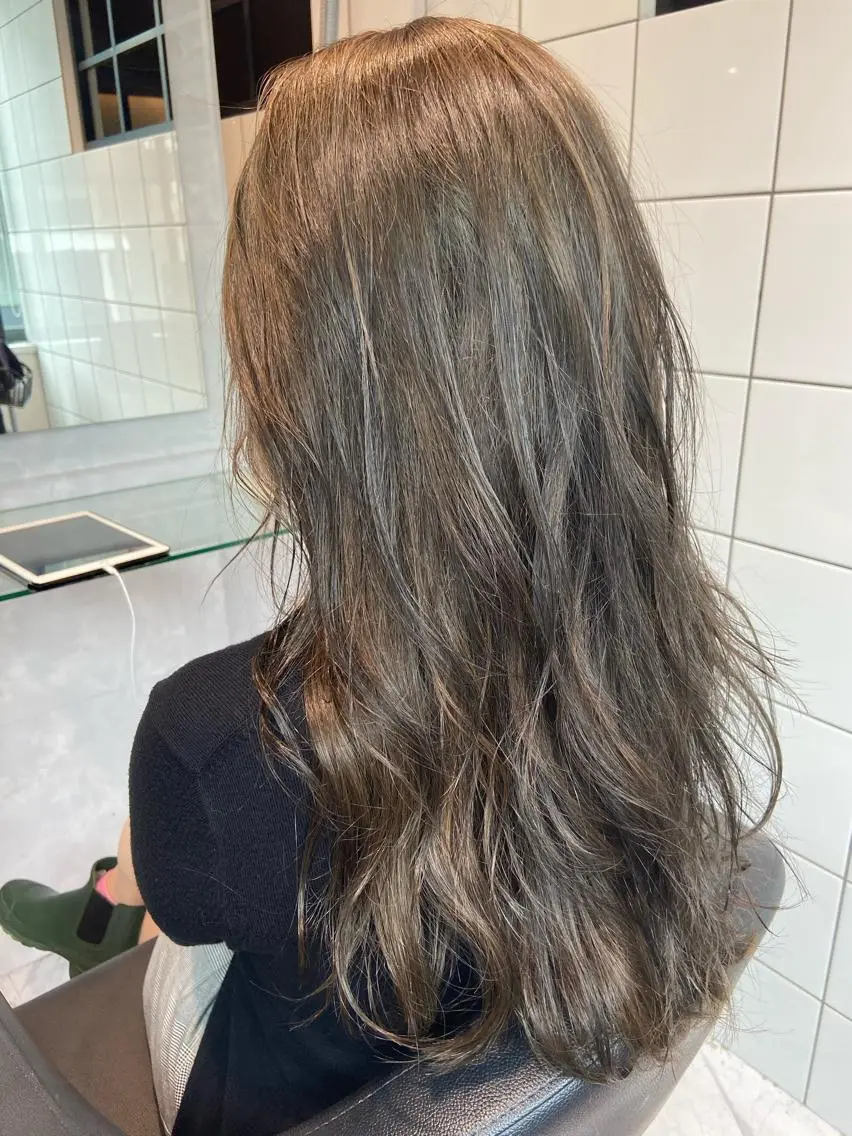 セミロング カラー パーマ ブリーチ グレージュ ブリーチなしカラー 大人かわいい💍🤍 ボブ/ショートボブのヘアスタイル
