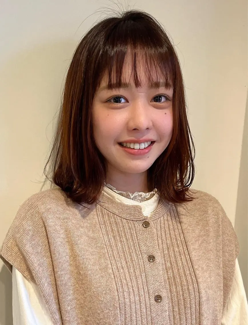 ミディアム カラー ヘアアレンジ ボブレイヤー ベージュカラー オレンジ オレンジベージュ ボブ カット ヘアカラー 永井 亜実のヘアスタイル