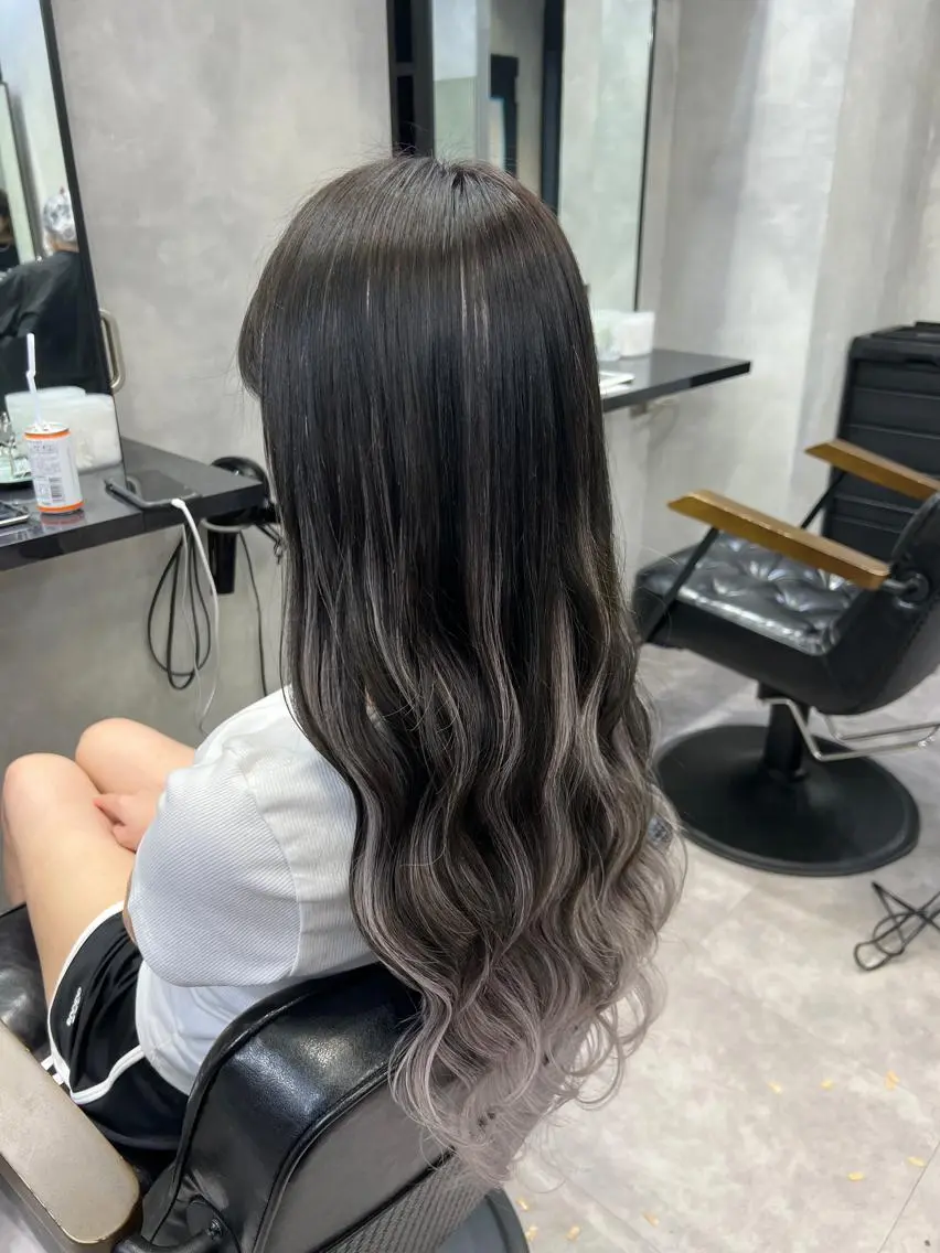 ロング カラー ヘアアレンジ シールエクステ アッシュ バレイヤージュ ベージュカラー ブリーチ カット ヘアカラー エクステ ar+ ❤︎ maiのヘアスタイル