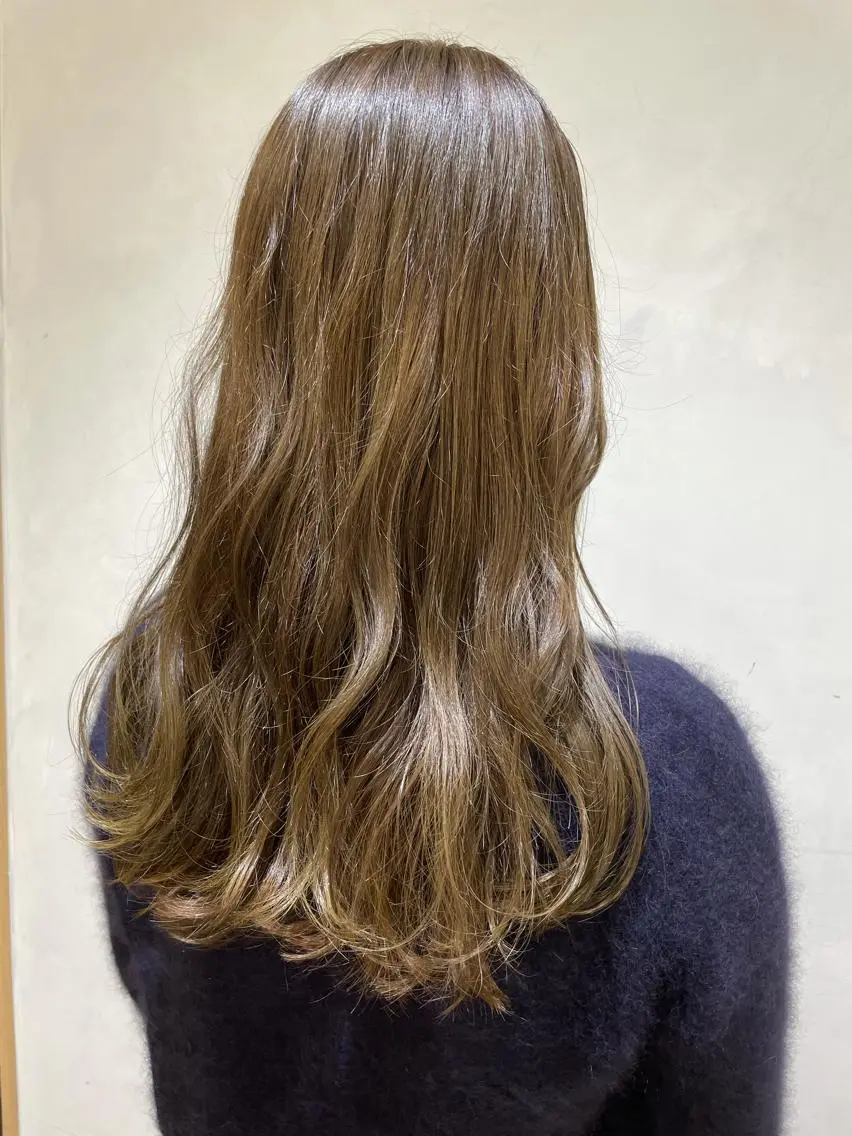 セミロング アッシュ アッシュブラウン 髪質改善お任せ ください♪ひとみのヘアスタイル