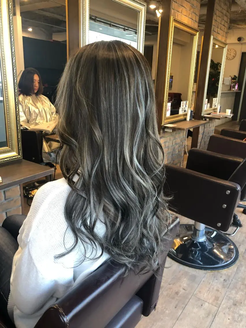ロング カラー ヘアアレンジ グレージュ ハイライトカラー ハイライト 美髪・艶髪特化美容師 RYOJIのヘアスタイル
