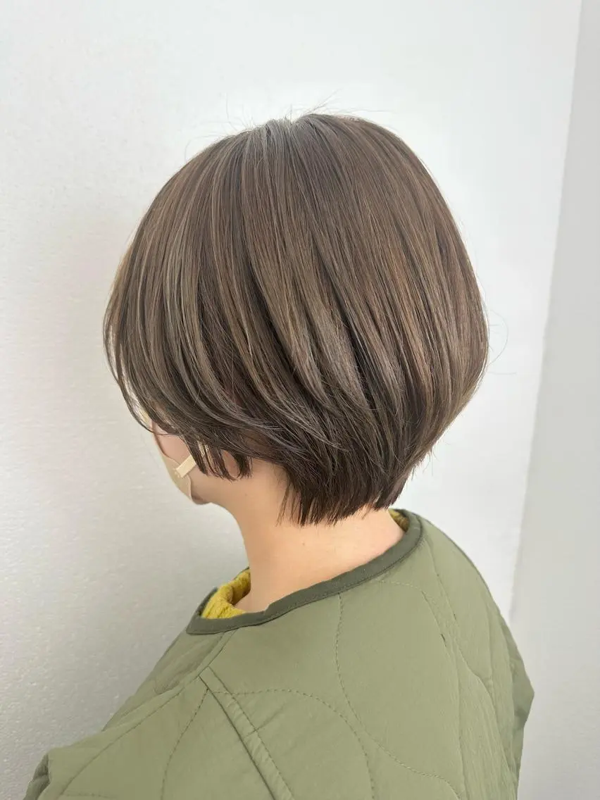 ショート カラー 中村 佳歩のヘアスタイル