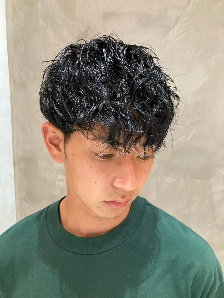 ショート パーマ メンズ マッシュ 波巻きスパイラルパー マ/シャドウパーマ駿のヘアスタイル