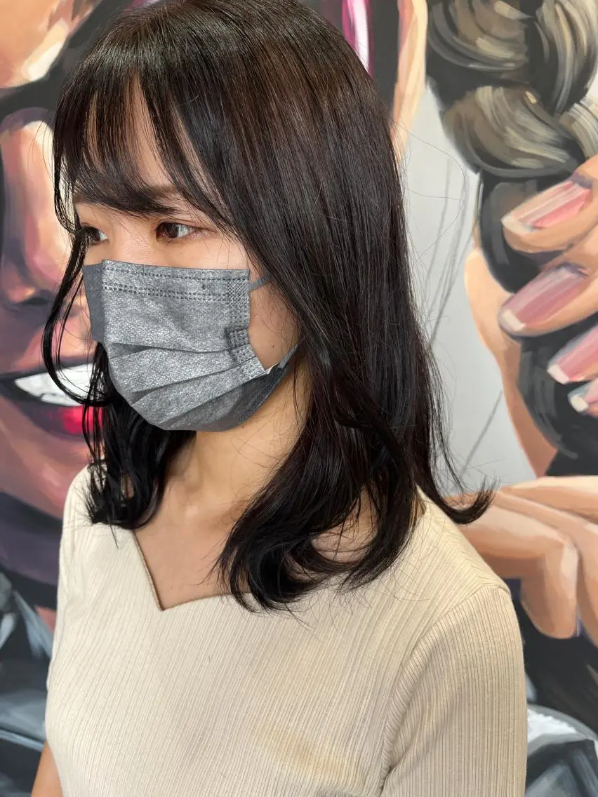 ミディアム ヘアアレンジ マツエク・マツパ アイブロウ ミディアムパーマ ケアカラー ピンクブラウン 眉カラー メンズアイブロウ 久木原 ゆりのヘアスタイル
