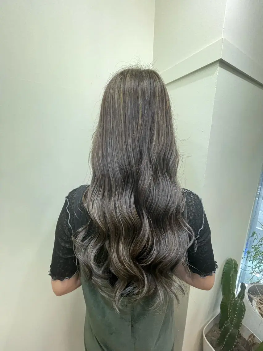 ロング カラー シールエクステ バレイヤージュ ブリーチ ケアブリーチ ダブルカラー カット ヘアカラー WEST OLAND加藤圭介のヘアスタイル