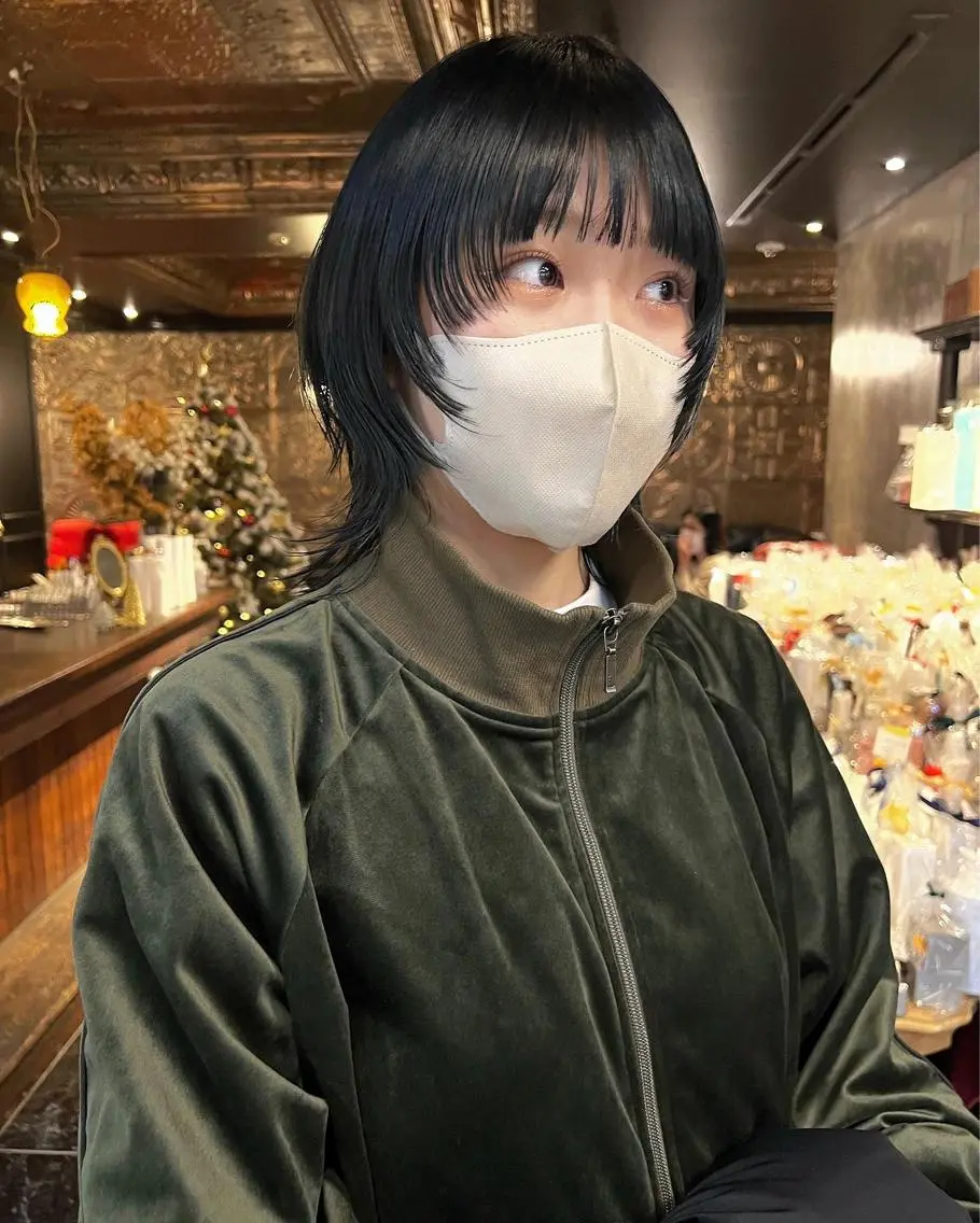 セミロング カラー ウルフカット 圧倒的デザイン力 店長🎨RENAのヘアスタイル