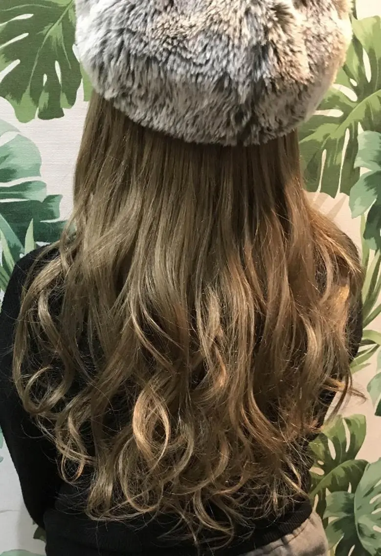 ロング カラー パーマ 大阪レミーエクステ チビ編み込みのヘアスタイル