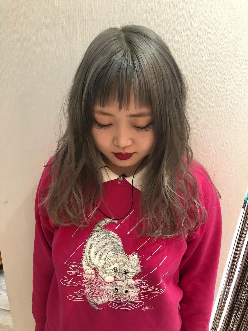 セミロング カラー ブリーチ 白井 つづりのヘアスタイル