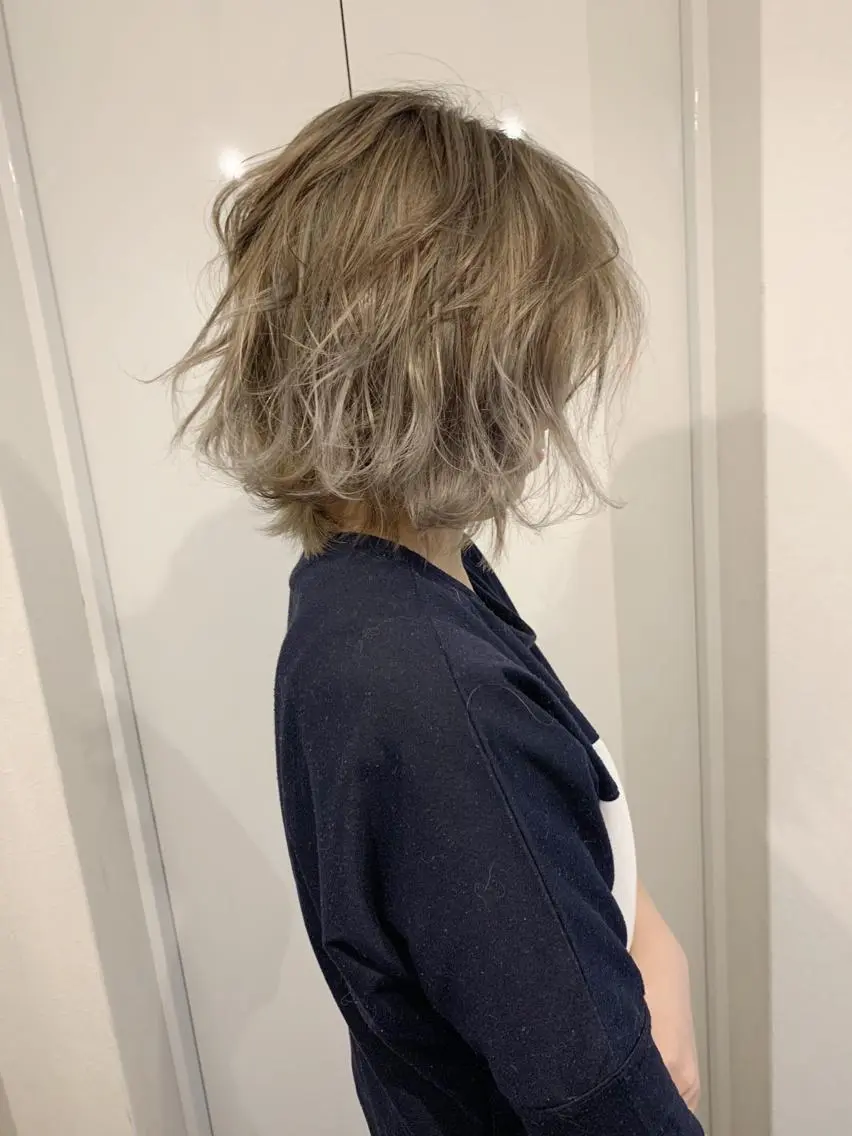 ミディアム カラー ブリーチ グラデーションカラー カラー特化サロン大阪 ルービック江坂/新城のヘアスタイル