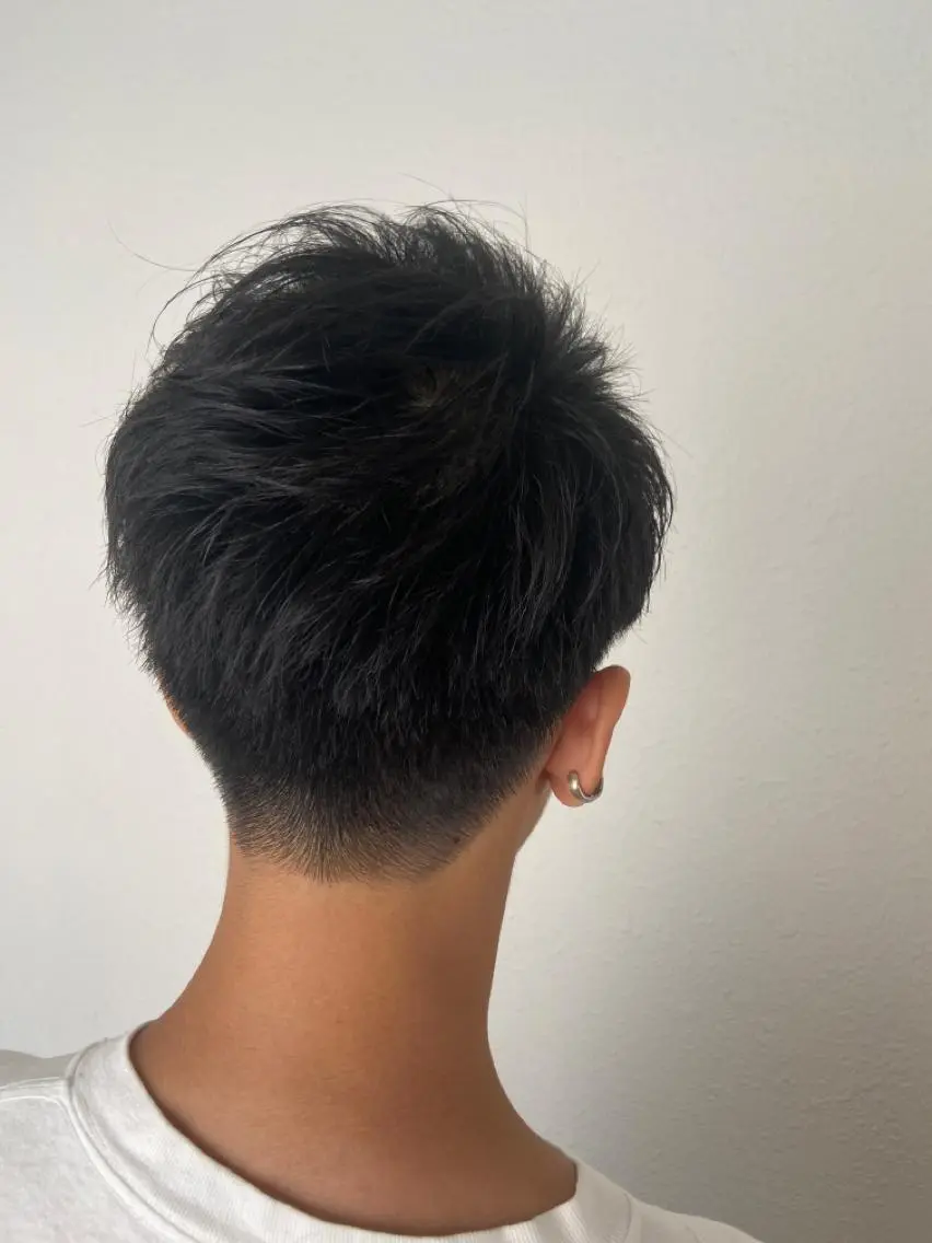 ミディアム カラー パーマ ヘアアレンジ メンズ キッズ ネイル マツエク・マツパ ビジネス メンズインナーカラー マッシュ メンズウルフカット アッシュ 久木原 ゆりのヘアスタイル