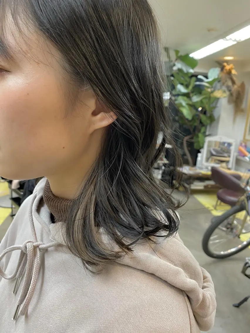 ミディアム カット ヘアカラー Moca 〰️のヘアスタイル