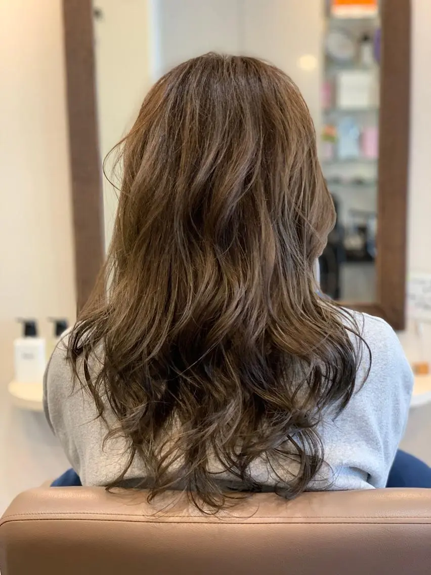 セミロング カット ヘアカラー トリートメント ヘアセット 中村 優太のヘアスタイル