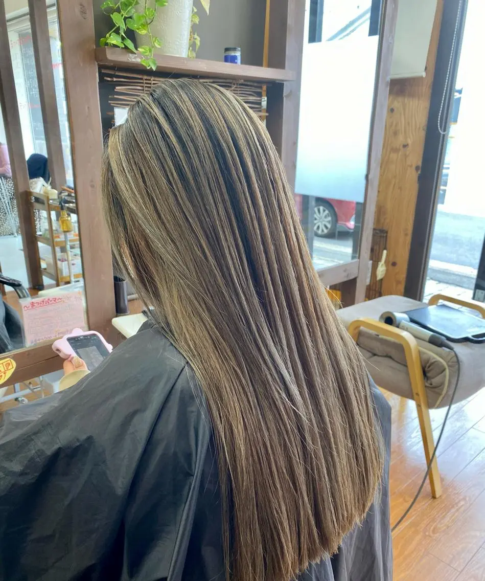ロング カラー バレイヤージュ グレージュ レイヤーカット 森 健人のヘアスタイル