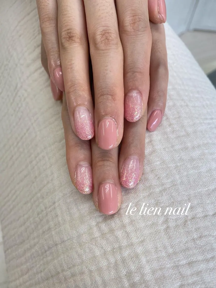 ネイル グラデーション ラメ(グリッター) ラメグラデーション ワンカラーネイル ピンク le lien nailのネイルデザイン