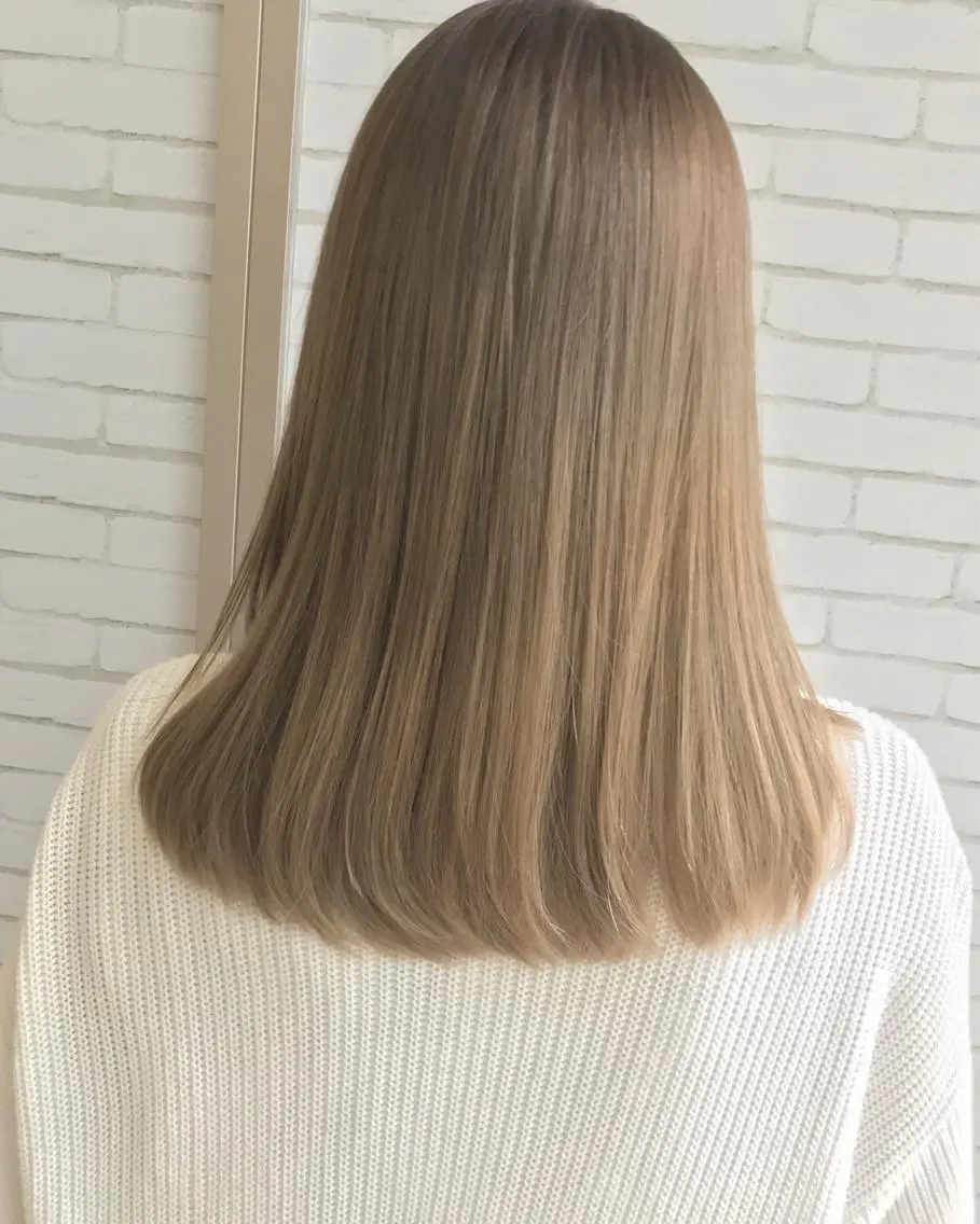 ロング カラー ベージュカラー ミルクティーベージュ 中川 拓弥のヘアスタイル