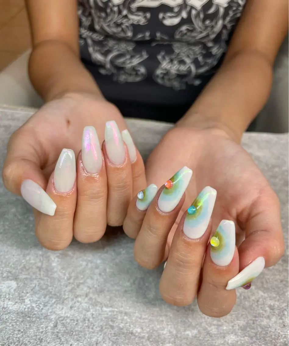 ネイル 持ち込み ハンドネイル フットネイル with hues AYAのネイルデザイン