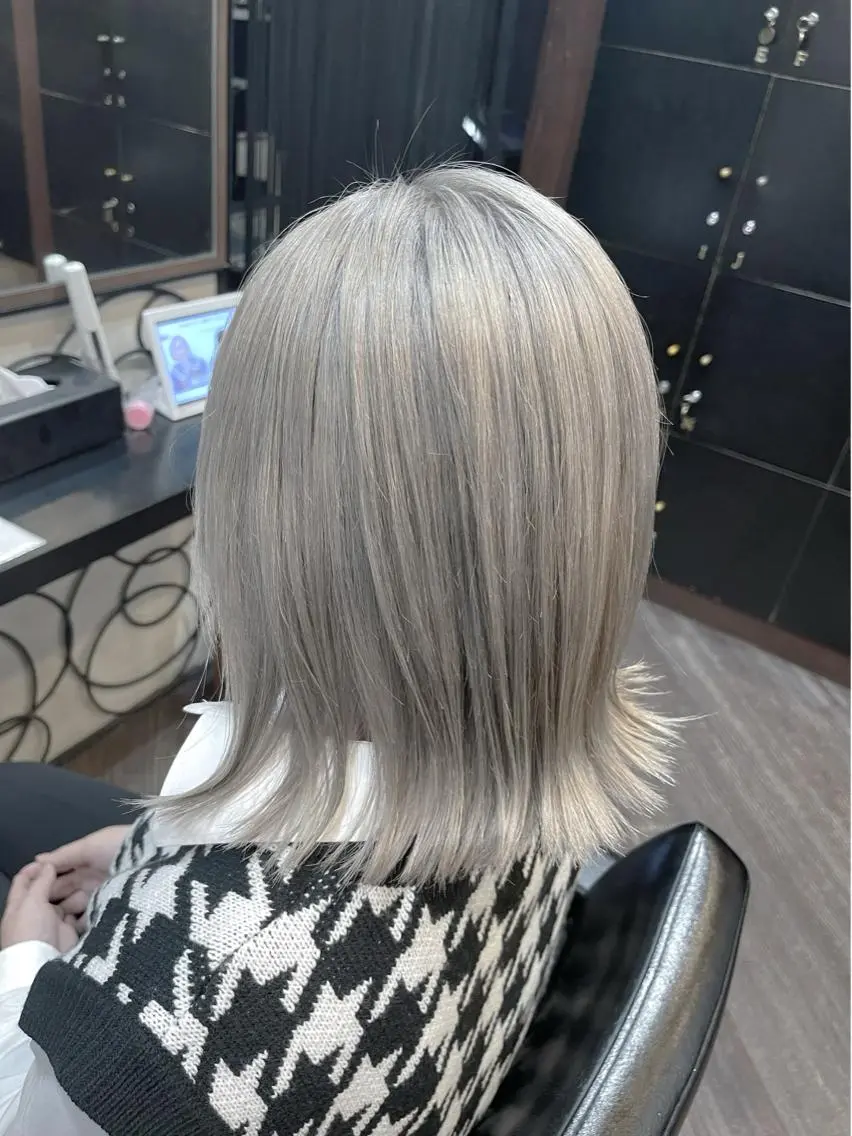 ミディアム カラー カット ヘアカラー トリートメント Zina天王寺 CHIAKIのヘアスタイル