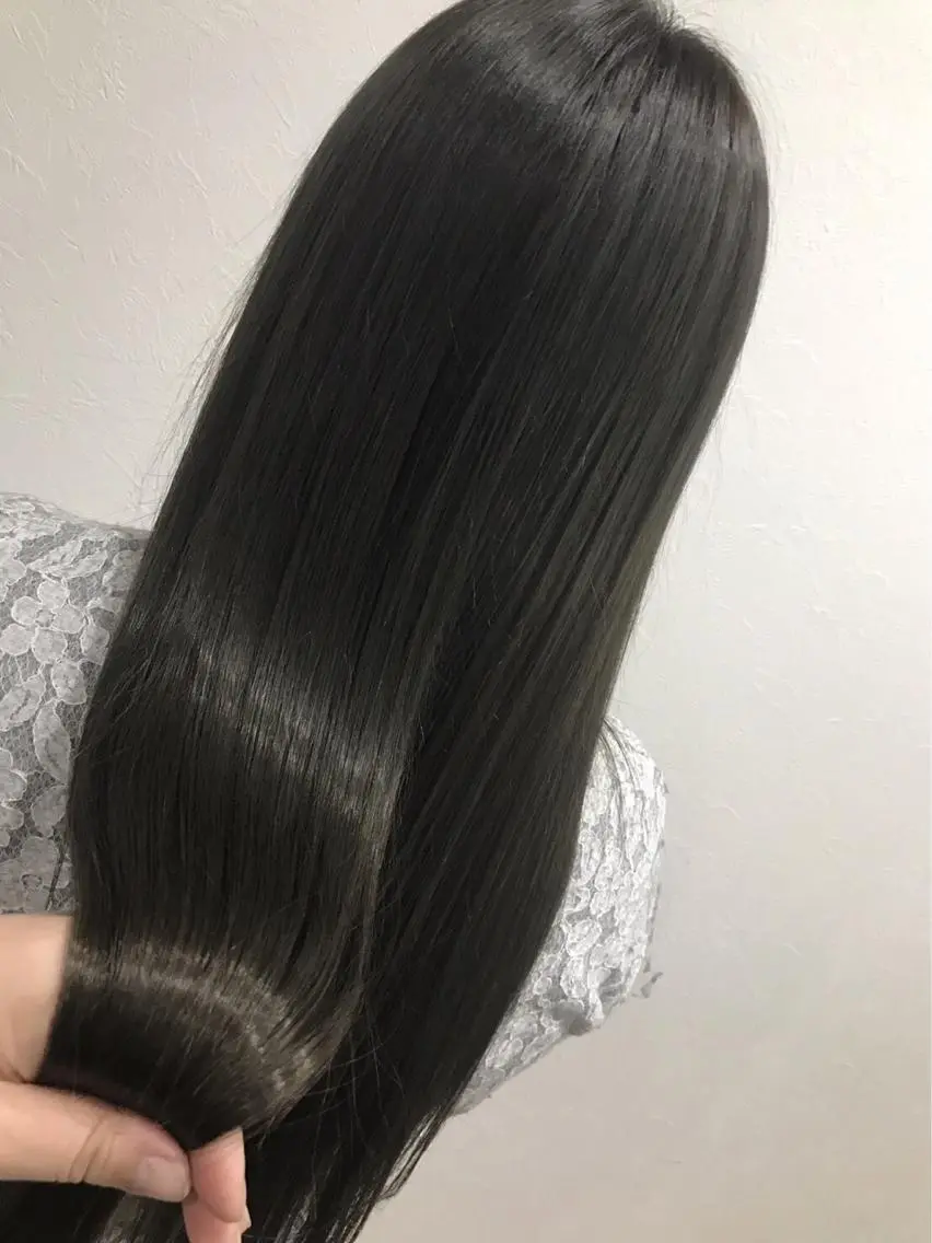 ロング カラー イルミナカラー 外国人風カラー ロング 清藤綾/脱白髪染め 白髪ぼかしハイライトのヘアスタイル