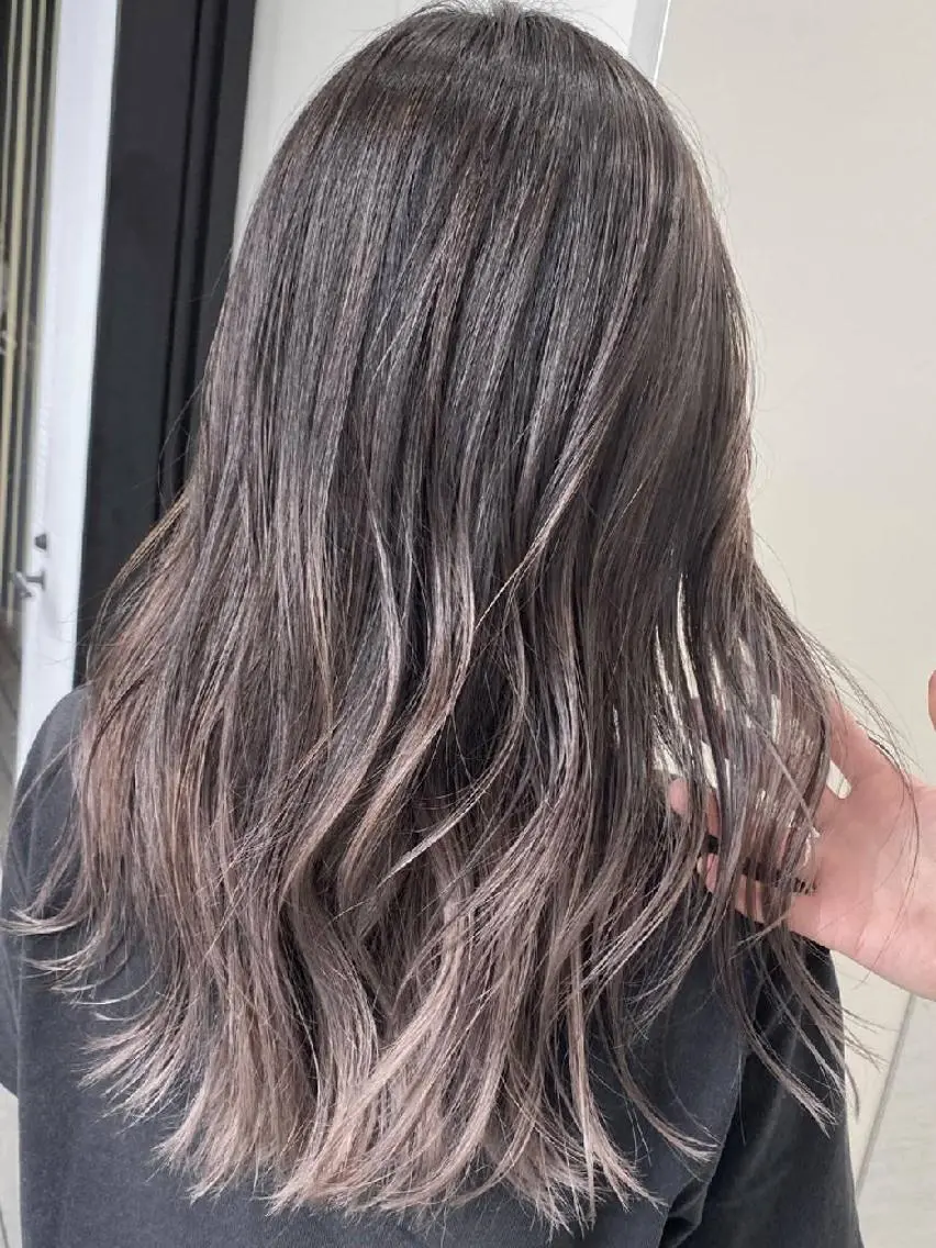 カラー ロング カット ヘアカラー トリートメント ✴️Siesta✴️ 髪質改善艶カラーのヘアスタイル