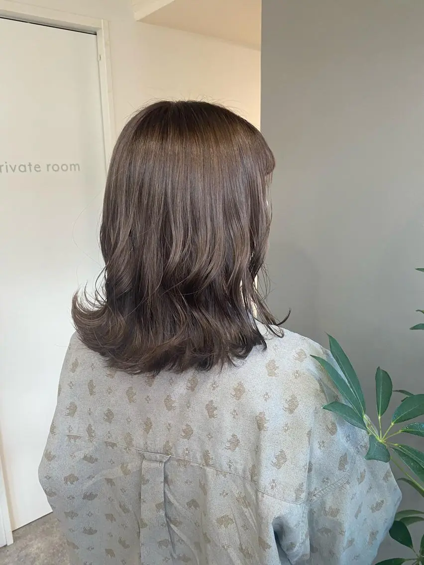 ミディアム カラー ヘアアレンジ ブリーチ グレージュ ヘアカラー ボブ /ニュアンス/ satomi🧸💖のヘアスタイル
