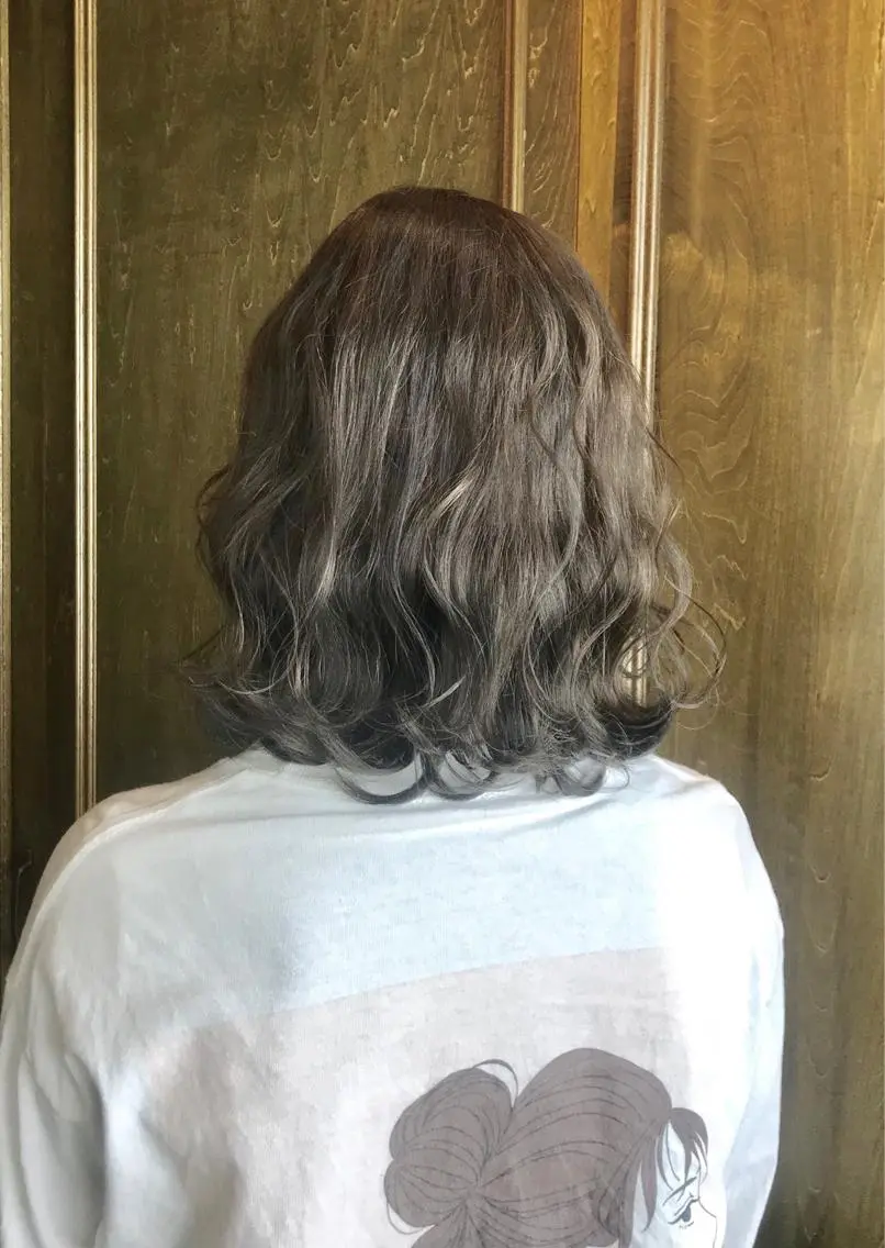 ミディアム カラー パーマ ヘアアレンジ ブリーチ グレージュ 野田 修平のヘアスタイル