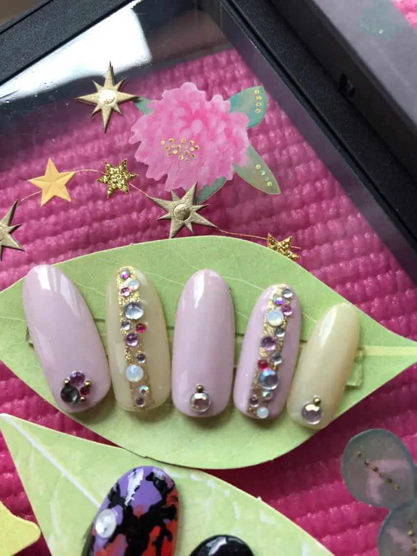 ネイル ストーンネイル アップネイル 芦田のネイルデザイン