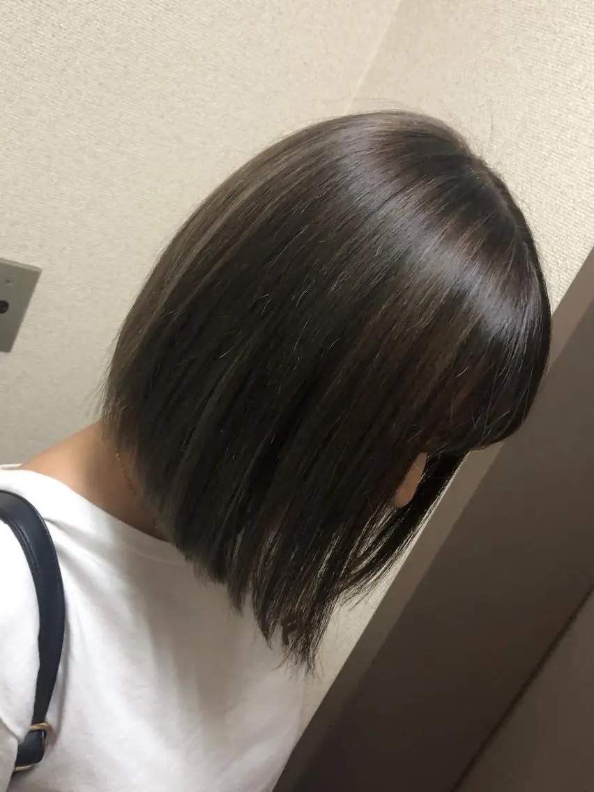 ショート カラー ハイライトカラー ボブ ハイライト Aujua ソムリエ 勝又舞夏のヘアスタイル