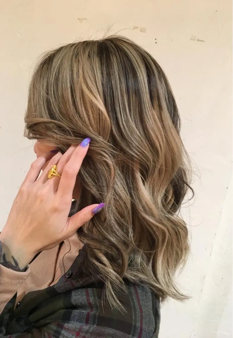 セミロング カラー 長谷川 香織のヘアスタイル