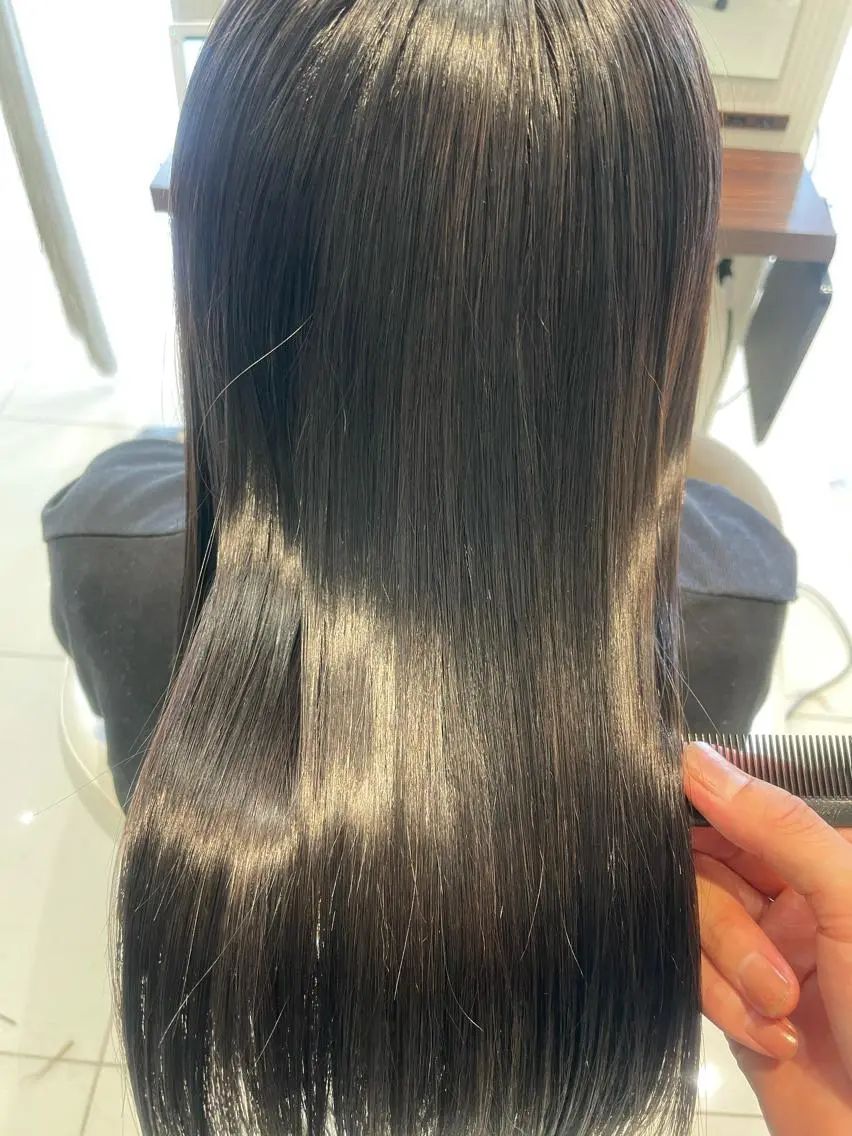 ロング ブリーチしてても 綺麗にかかる縮毛矯正のヘアスタイル