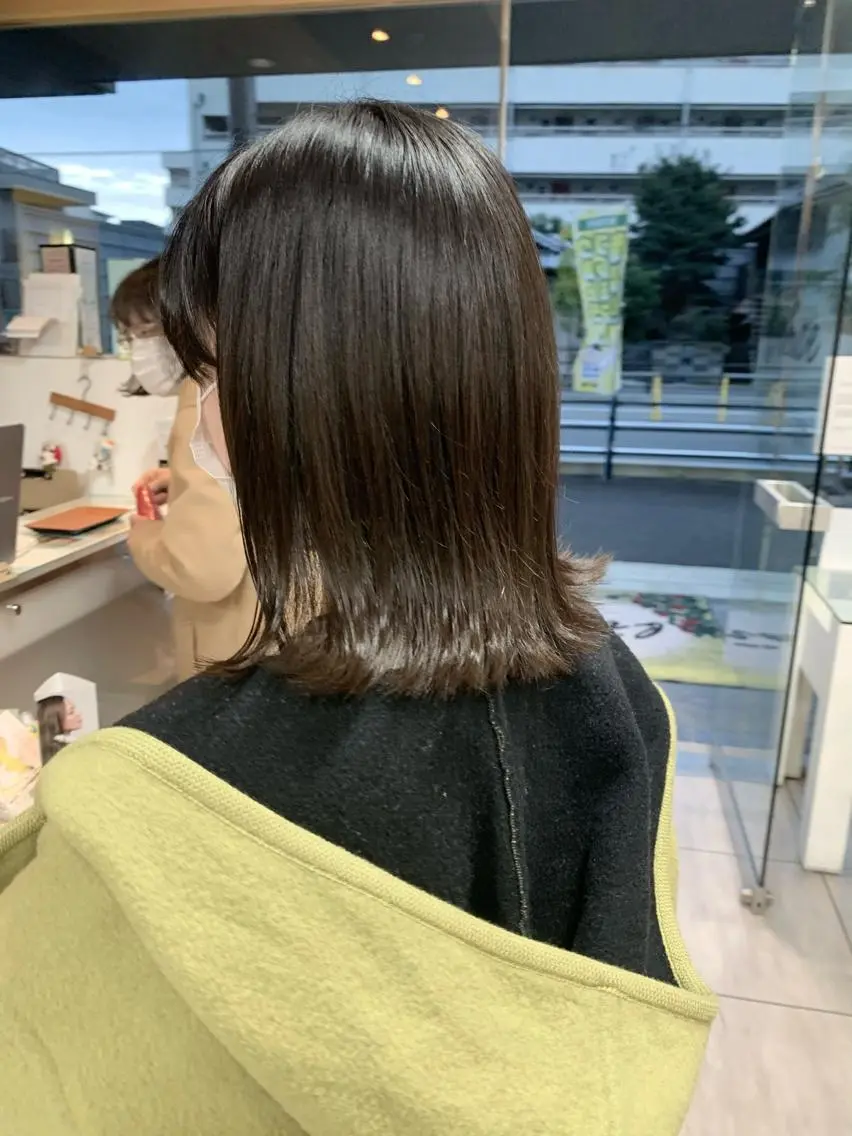 セミロング レイヤー/艶髪カラー 森本くるみのヘアスタイル